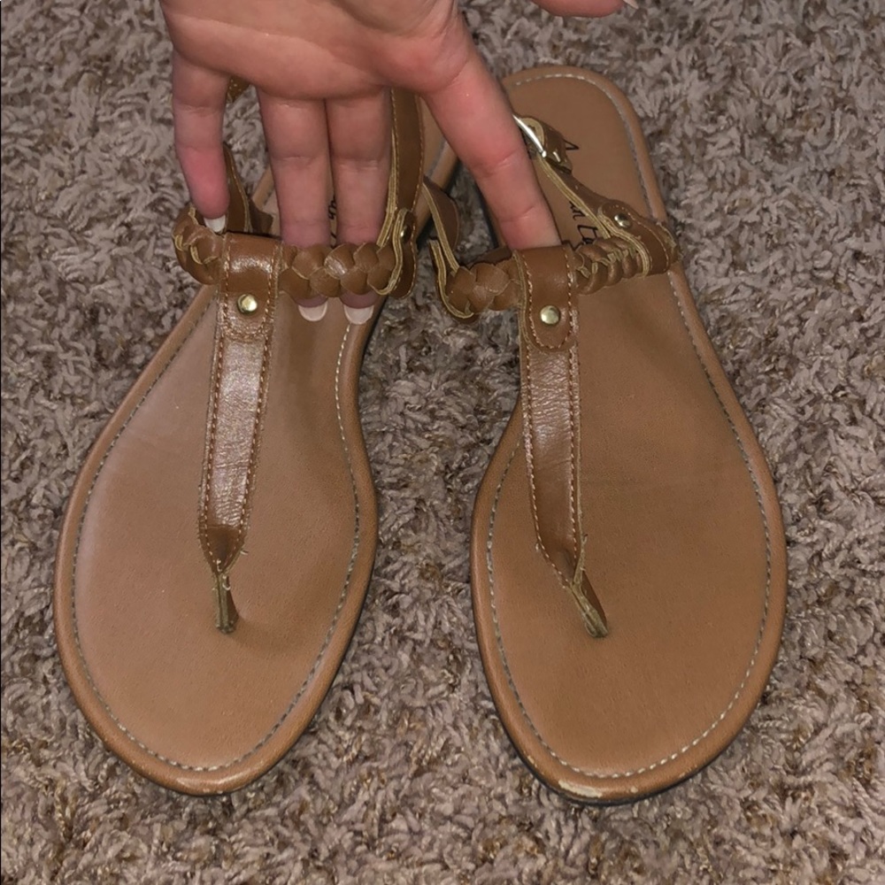 American eagle tan sandals